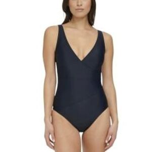 Tommy Hilfiger Women's Dark Blue Ribbed One-Piece Swimsuit, size 10